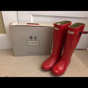 Red Glossy Hunter boots size 6